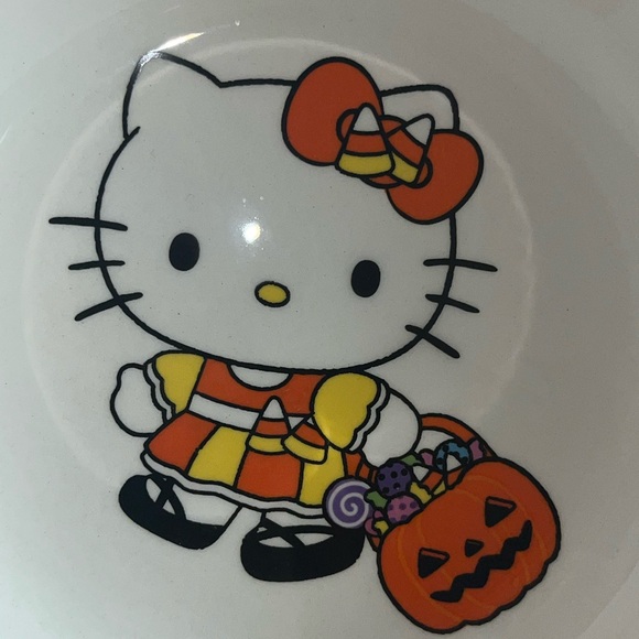 Hello Kitty Halloween Ceramic Candy Corn Patterned Pet Bowl NEW - Picture 6 of 6